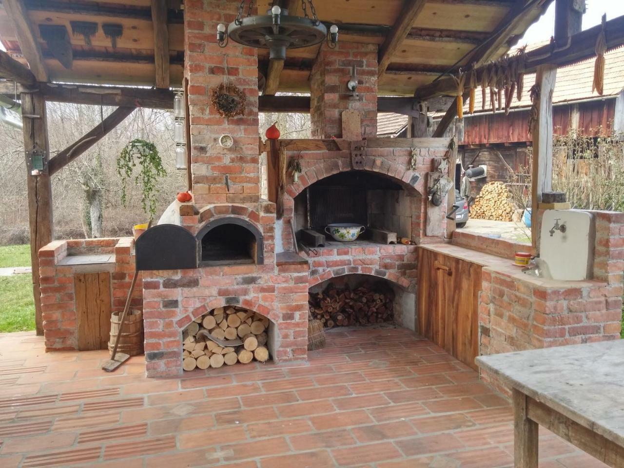 Dorina Hiza Villa Karlovac Buitenkant foto
